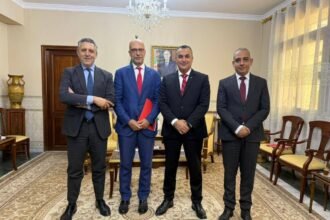 زروقي يستقبل سفير  إيطاليا لدى الجزائر