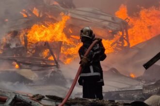 قسنطينة.. إندلاع حريق في شاحنة مُحملة بالتبن
