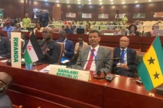 موقف مثير للسخرية..المغرب يسرق علم الصحراء الغربية !
