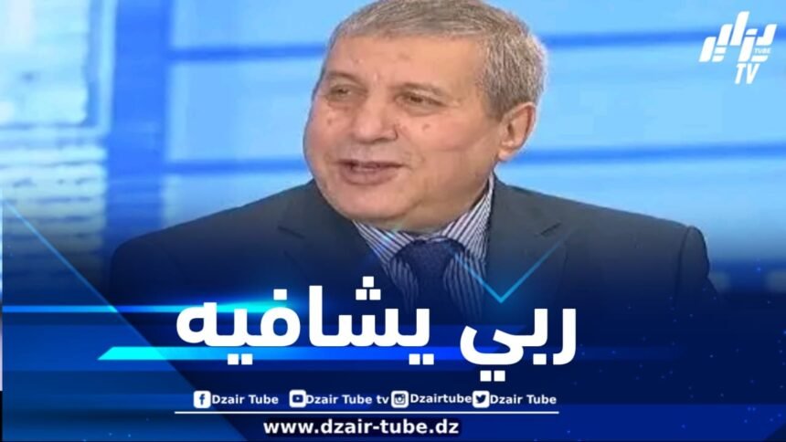 وزير الاتصال يزور الإعلامي علي ذراع المتواجد حاليا في المستشفى