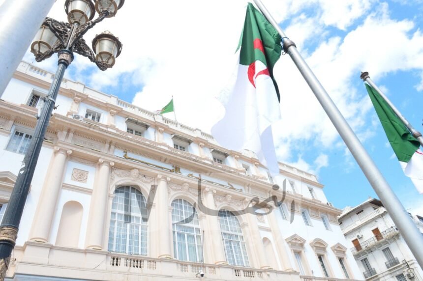 وزير العدل يعرض قانون حماية الأشخاص الطبيعيين بمجلس الأمة
