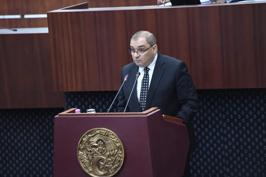 وزير العدل يعرض مشروع قانون الوقاية من تبييض الأموال وتمويل الإرهاب