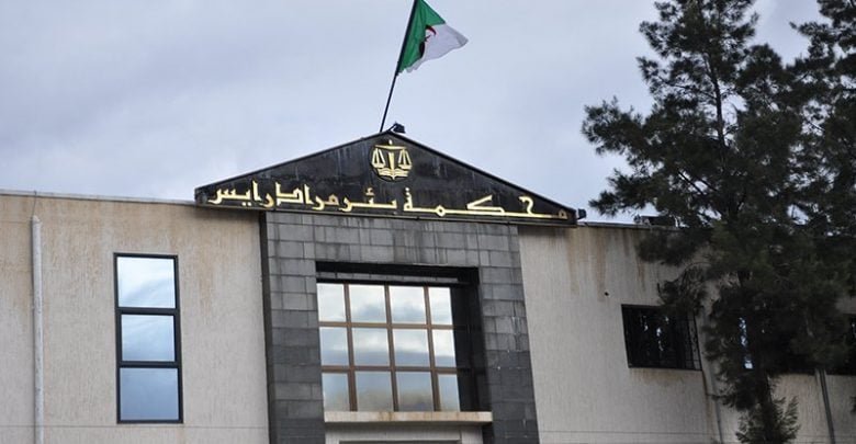 الحبس لشاب قام بطعن جاره بسكين بسعيد حمدين بعدما منعه من تعاطي المخدرات امام منزله