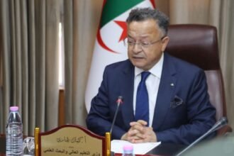 الدخول الجامعي: بداري يجتمع بإطارات من الوزارة والديوان الوطني للخدمات الجامعية