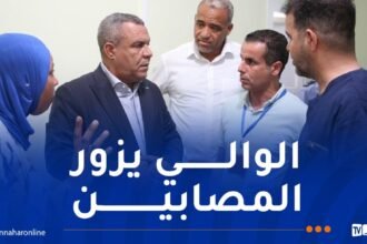 حادث الحافلة.. والي المغير يتفقد الجرحى بالمستشفى