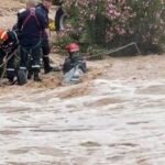  التقلبات الجوية: إنقاذ 14 شخصا وتواصل البحث عن طفل جرفته السيول