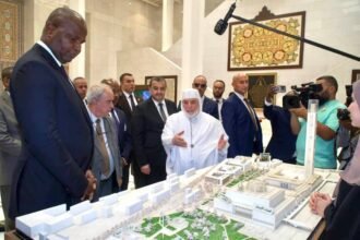 الرئيس الموزمبيقي يزور جامع الجزائر 