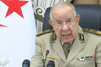 الفريق أول شنقريحة يعزي في استشهاد العريف الأول المتعاقد عماري سيف الدين بتيبازة