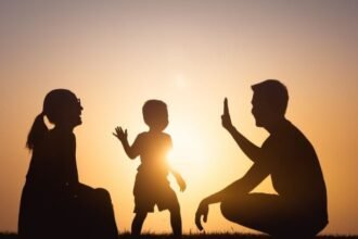 امتناع تسليم أطفال لوالدهم يجر مطلقة إلى المحاكم