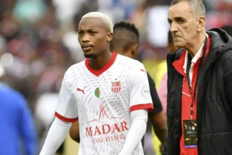 خانيسا مايو ينتقل من شباب بلوزداد إلى كايزر تشيفس الجنوب إفريقي