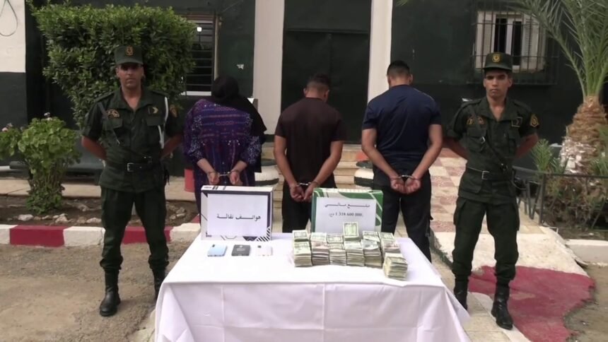 درك سيدي بلعباس يطيح بـ3 أشخاص سرقوا مليار و700 مليون من منزل قريبتهم