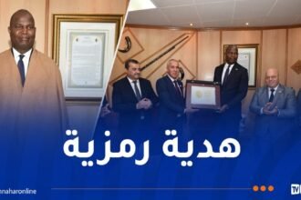 رئيس الموزمبيق يوقع على السّجل الذهبي للمتحف الوطني للمجاهد