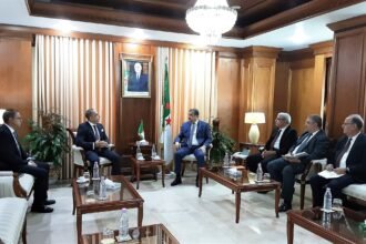عرقاب يتباحث مع نائب رئيس شركة هاليبرتون العالمية