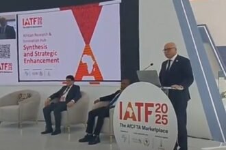 كاتب الدولة لدى وزير الطاقة المكلف بالطاقات المتجددة يشارك في افتتاح جناح الإبتكار الإفريقي 
