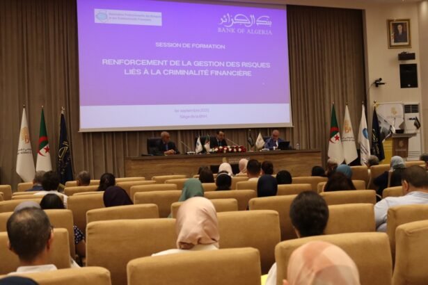 يوم تكويني حول تعزيز إدارة مخاطر الجريمة المالية