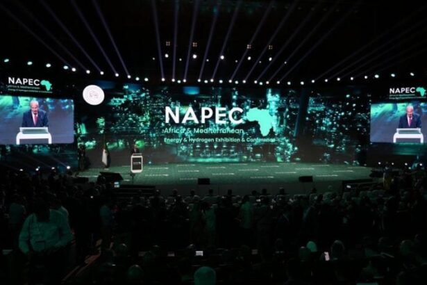 جعفر ياسيني: الجزائر تؤكد مكانتها في الطاقة خلال معرض “ناباك 2025” بوهران