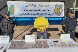 شرطة عين الدفلى توقف مروّج المخدرات وتحجز 1223 قرص مهلوس